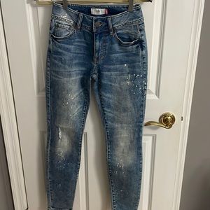 Cabi size 2 distressed wash cinch skinny jeans